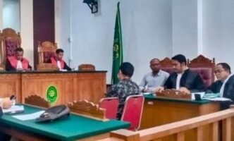 Ignatius Apung Oktaviawan, ke pengadilan sebagai terdakwa kasus dugaan penipuan dan penggelapan ini kembali bergulir di Pengadilan Negeri Tanjungpinang, Kamis (13/03/2025)