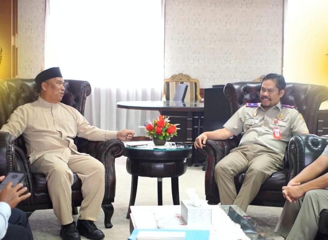 Audiensi Wagub Kepri Nyanyang Haris Pratamura bersama Kepala Kakanwil BPN Kepri, Nurus Sholichin, di Kantor Gubernur Kepri.